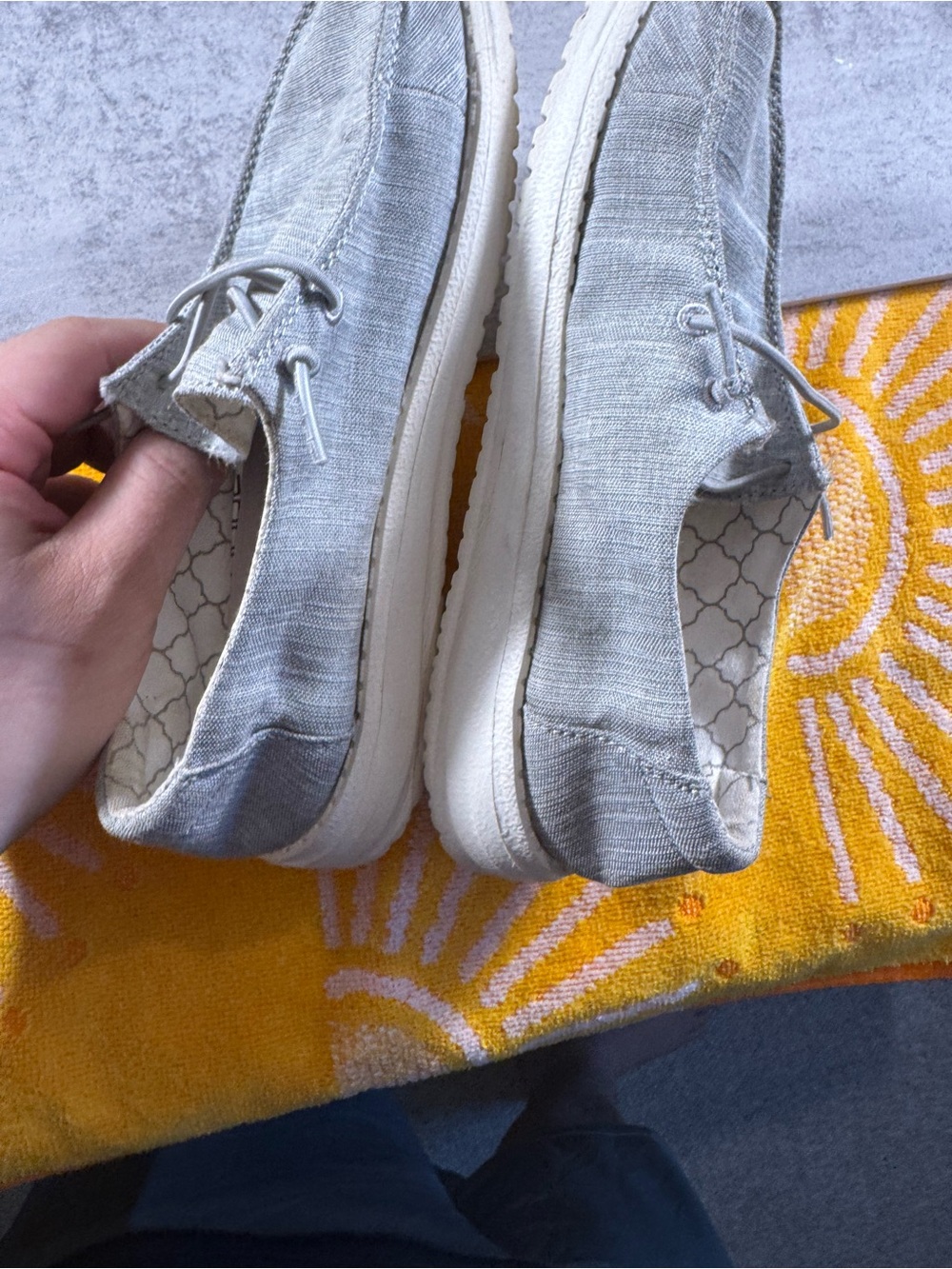 Hey Dude Wally Youth Blend Linen Shoes Stone Gray Casual Slip On Kids Size 4 - Picture 6 of 7
